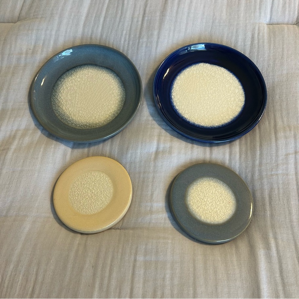 Threshold Stoneware 2 Plate 2 Coasters. New